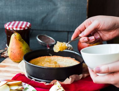 Armut Reçeli ile elma tart yapma süreci