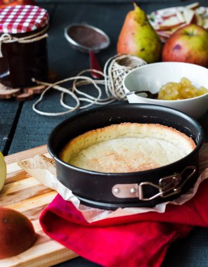 Armut Reçeli ve karamel ile elma tart