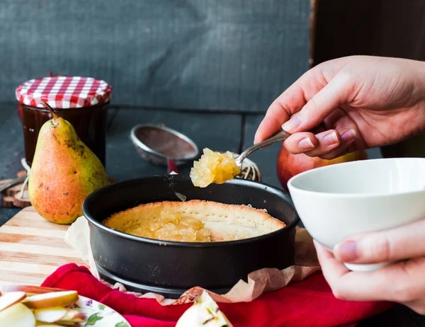 Armut Reçeli ile elma tart yapma süreci