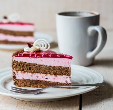 Çocuk oyuncağı bir çikolata bisküvi, berry mus ve jöle