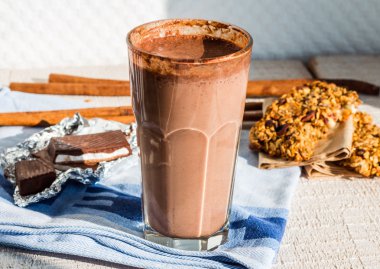 çikolata smoothie muz ve sütle yulaf ezmesi, Kahvaltı