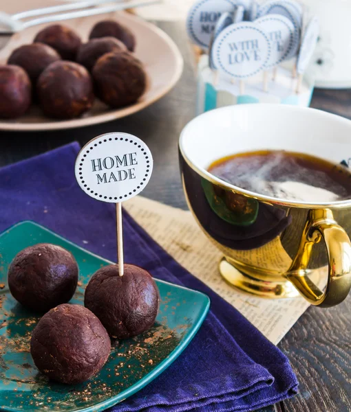 Chocolates saludables con lentejas y cacao, postre — Foto de Stock