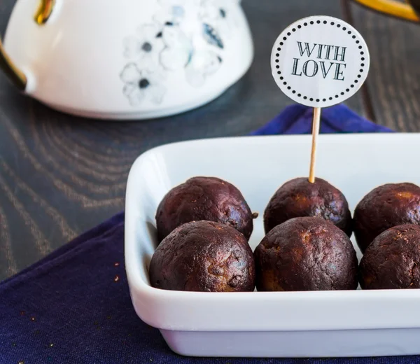 Linse slik med chokolade trøffel, sund dessert - Stock-foto