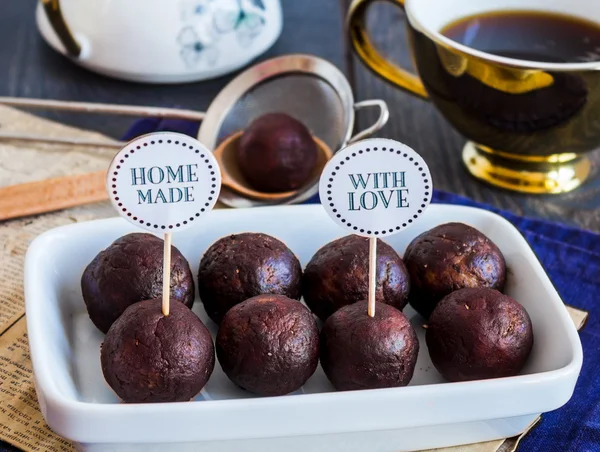 Söt choklad tryffel, handgjorda, efterrätt — Stockfoto