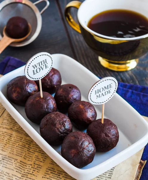 Soczewicy cukierki z fig, trufli czekoladowych, zdrowy deser — Zdjęcie stockowe
