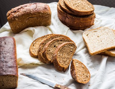 pişmiş ekmeği, çavdar ekmeği, Kepekli tahıl, rus dilimleri ürün yelpazesine