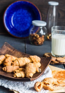 kısa pasta peynir simit bisküvi rulo, süt, tatlı 