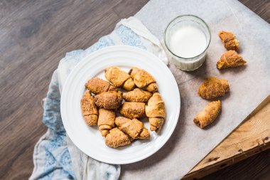 kısa pasta peynir simit bisküvi rulo, süt, tatlı 
