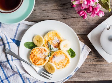 Krep muz, pudra şekeri ve mi süzme peynir