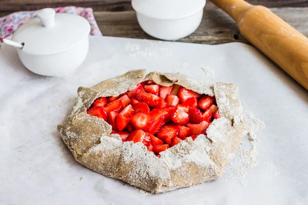 taze çilek, sağlıklı desse ile pişirme işlemleri bisküvi