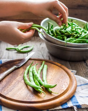 bir bıçak ra ile kesmek
