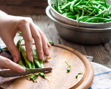 bir bıçak ra ile kesmek