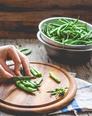 bir bıçak ra ile kesmek
