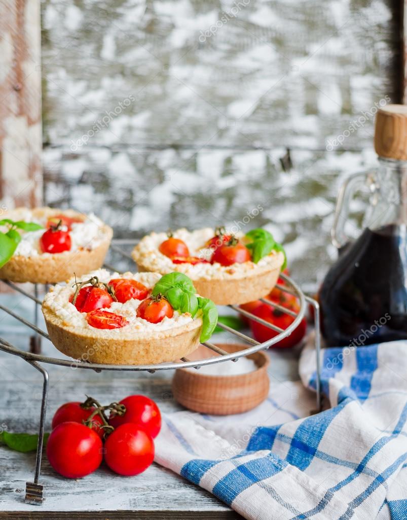 Domates ve keçi peynirli tart tarifi Domates ve keçi peynirli tart tarifi