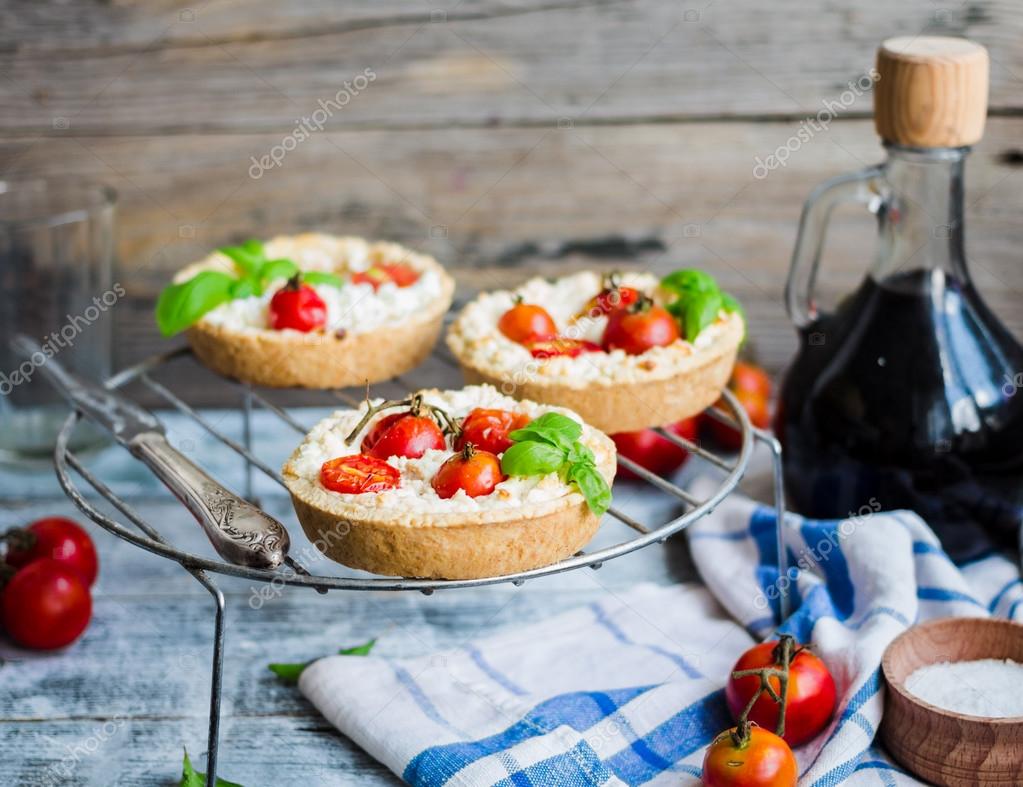 Domates ve keçi peynirli tart tarifi Domates ve keçi peynirli tart tarifi