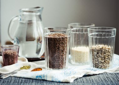 keten tohumu, susam ve ayçiçeği gözlük