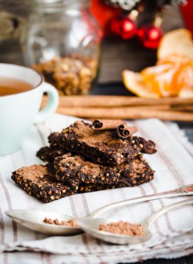 Yeni yıl çikolata kurabiye yeşil buğday ile 