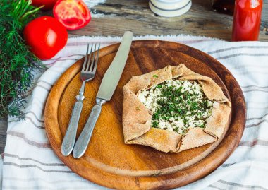 çavdar keçi peyniri ve otlar, closeup ile bisküvi