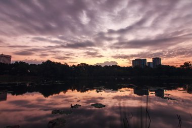 Siluet landscap gökyüzü ve gün batımı