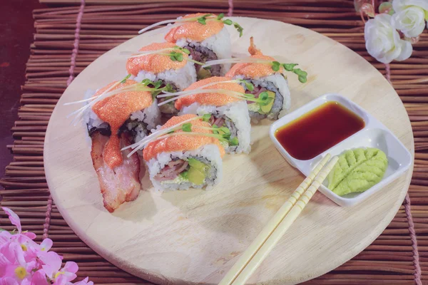 The make sushi roll at  home simple