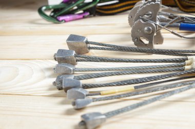 Dağcılık ve kaya tırmanışı için donatım