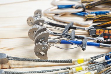 Dağcılık ve kaya tırmanışı için donatım