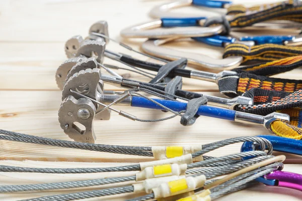 Dağcılık ve kaya tırmanışı için donatım