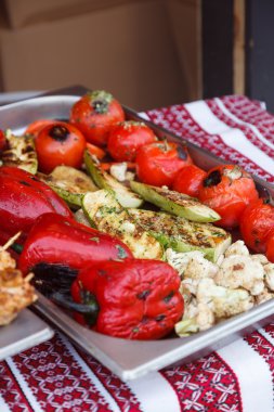 Sokak gıda. Izgara sebze