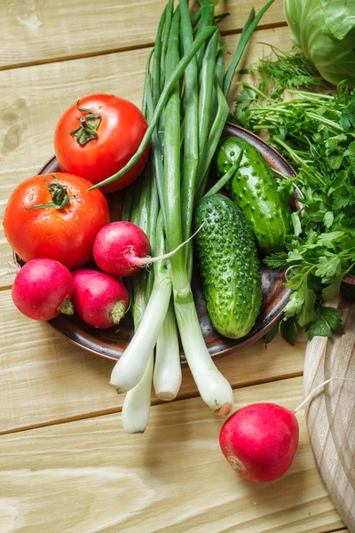 Vejetaryen yiyecekler. Taze yeşil sebze