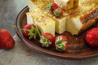 çilek Cheesecake