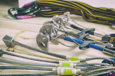 Dağcılık ve kaya tırmanışı için donatım