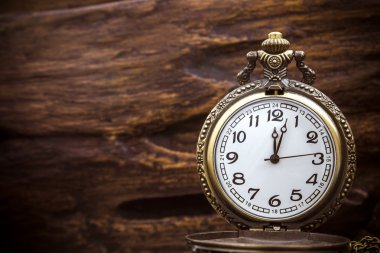 Retro cep saati ahşap üzerine Antik