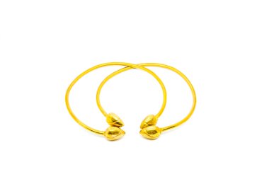 Altın bileklik koleksiyonu için güzel