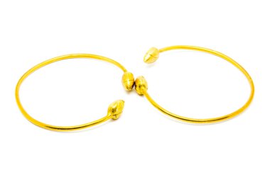 Altın bileklik koleksiyonu için güzel