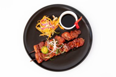 Ağır soslu barbekü domuz eti.