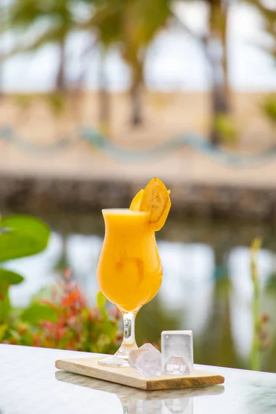 Banaan Mango Schudden Het Strand — Stockfoto