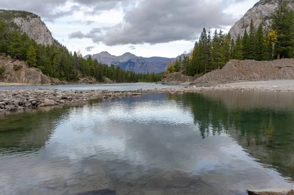 Λίμνη Και Βουνά Banff Alberta Καναδάς — Φωτογραφία Αρχείου