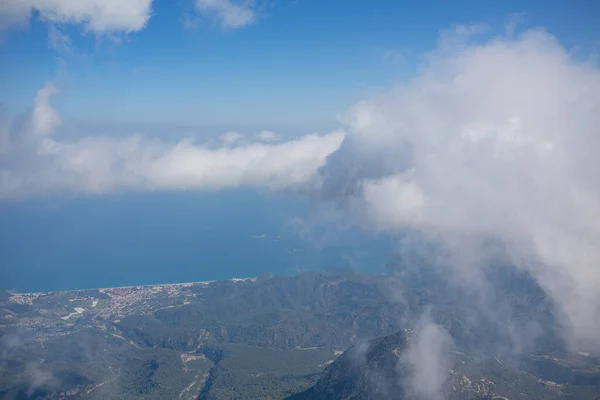 Mar Mediterrâneo Vista Custo Partir Cume Montanha Através Nuvens — Fotografia de Stock