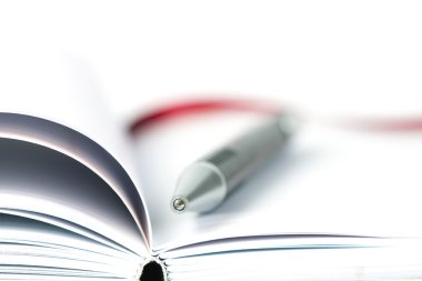 topu kalem açılan çizgili günlüğü kitap tarih seçici odak