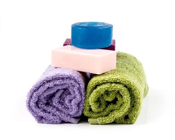 Savon naturel sur serviette de bain — Photo