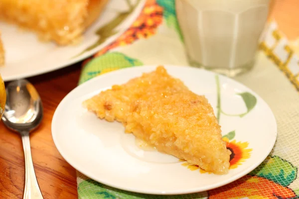 Pedazo de pastel de limón — Foto de Stock