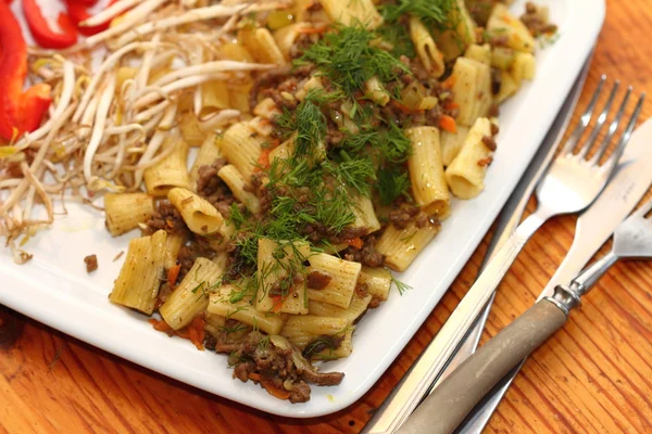 et ve sebze sos ile yapıştırmak