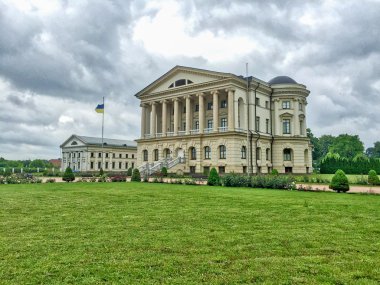 Sarayda Baturin, Ukrayna