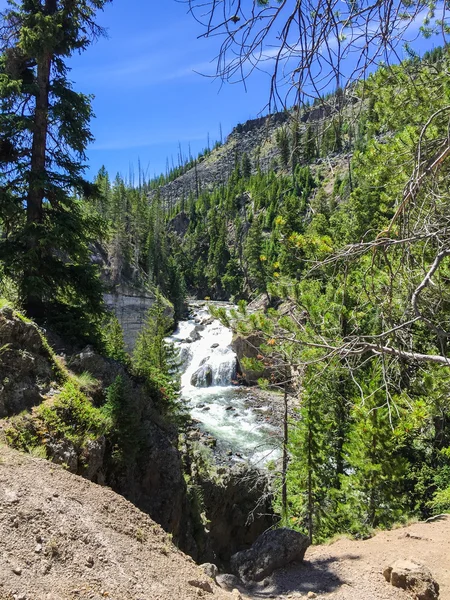 Fantabulous waterfall in Yellowstone — Stock Photo, Image