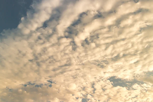 Céu dramático com nuvens — Fotografia de Stock