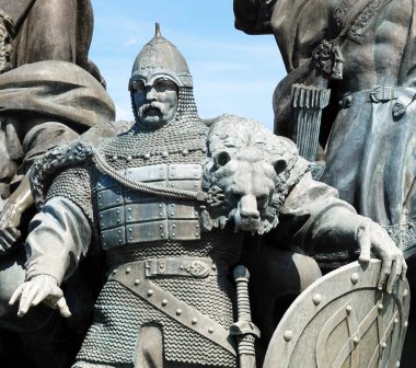 Kiev, Ukrayna 20 Temmuz 2020: Kiev şehrinin kurucularının anıtı Kiev 'in merkezinde 