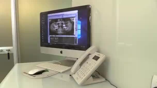 キエフ ウクライナ2019年8月21日 近代的な歯科オフィスのインテリア機器の家具 — ストック動画
