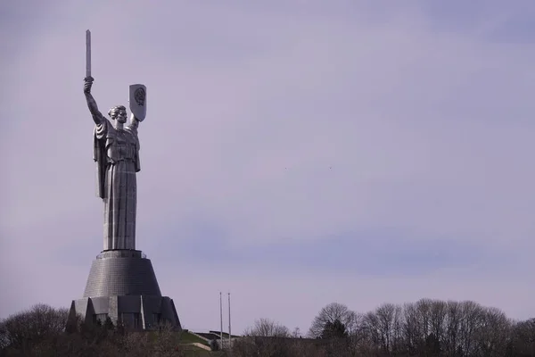 Kyjev Ukrajina Března 2020 Památník Titanu Vlast Sovětské Éry Instalovaný — Stock fotografie