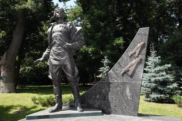 Kiev Ukraina Juli 2020 Monument Till Pilothjälten Ivan Nikolajevitj Kozjedub — Stockfoto