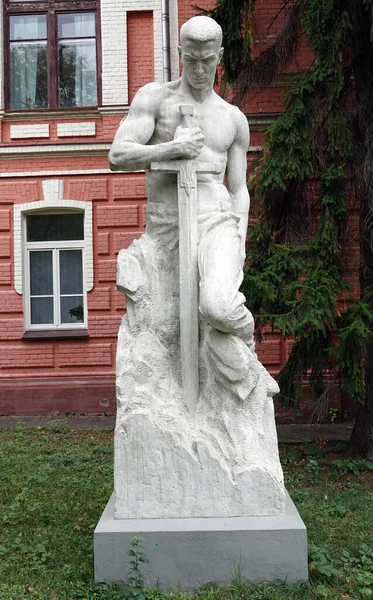 Kiev Ukraine Octobre 2020 Sculpture Homme Avec Une Épée Symbolisme — Photo